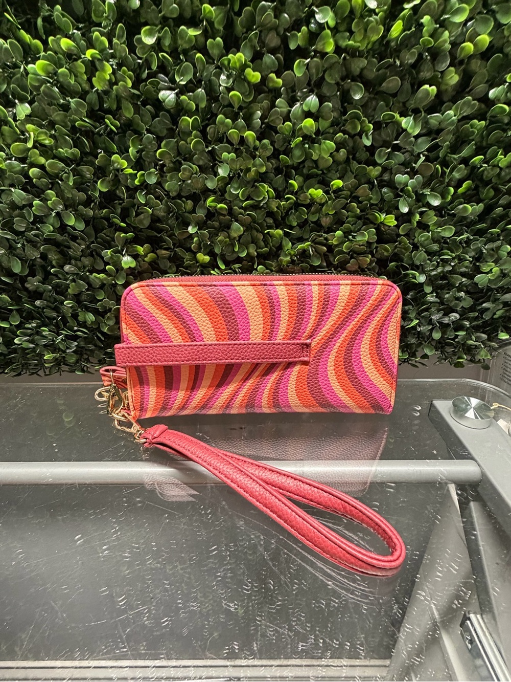 Colorful Pink & Orange Swirl Zip Wristlet Clutch - Picture 2 of 6